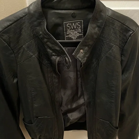 Leather jacket - Picture 2 of 4